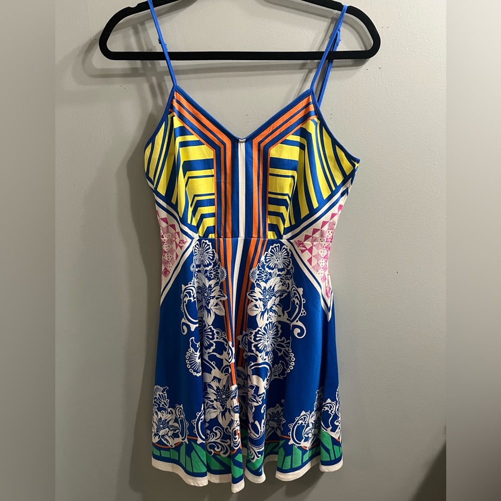 Colorful, fun dress⭐️💙